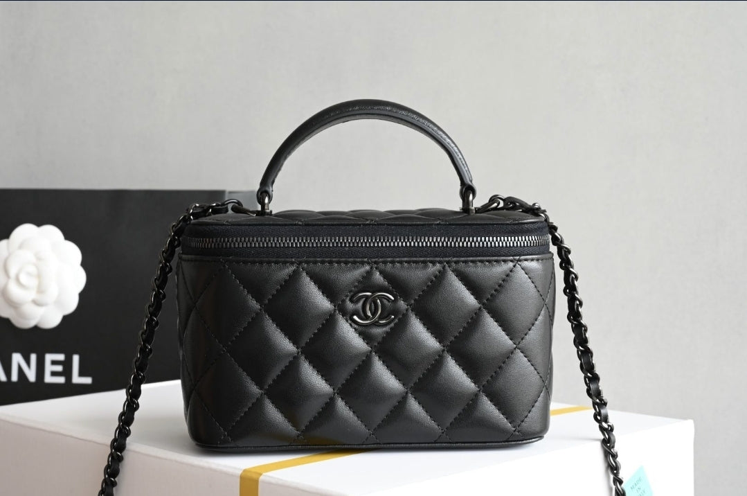 Chanel handbag pallets for sale