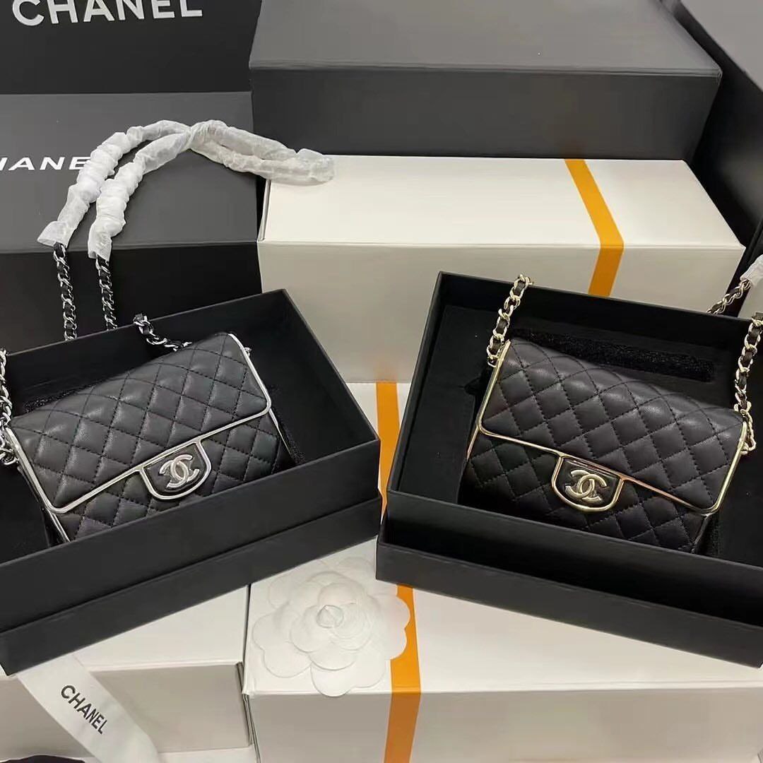 Wholesale Chanel handbag pallets for sale